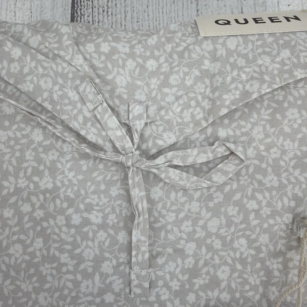 Laura Ashley Sheet Set QUEEN Chelsie Vine Gray White Petite Floral Farmhouse